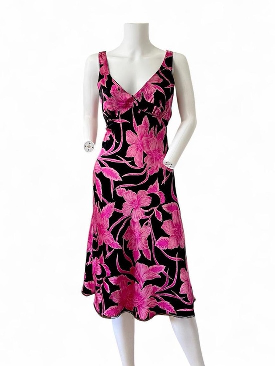 Betsey Johnson Dresses & Skirts - Sleeveless V-Neck Pink Floral Slip Dress